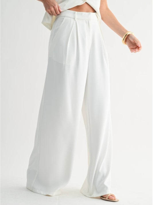 Wide leg trousers
