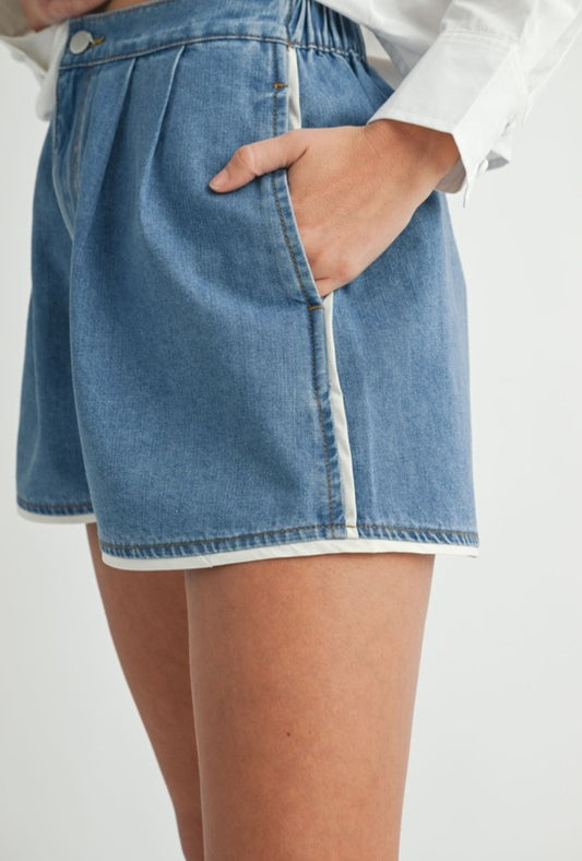 Pleated mini shorts