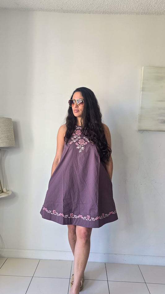 Sleeveless floral embroidered mini dress