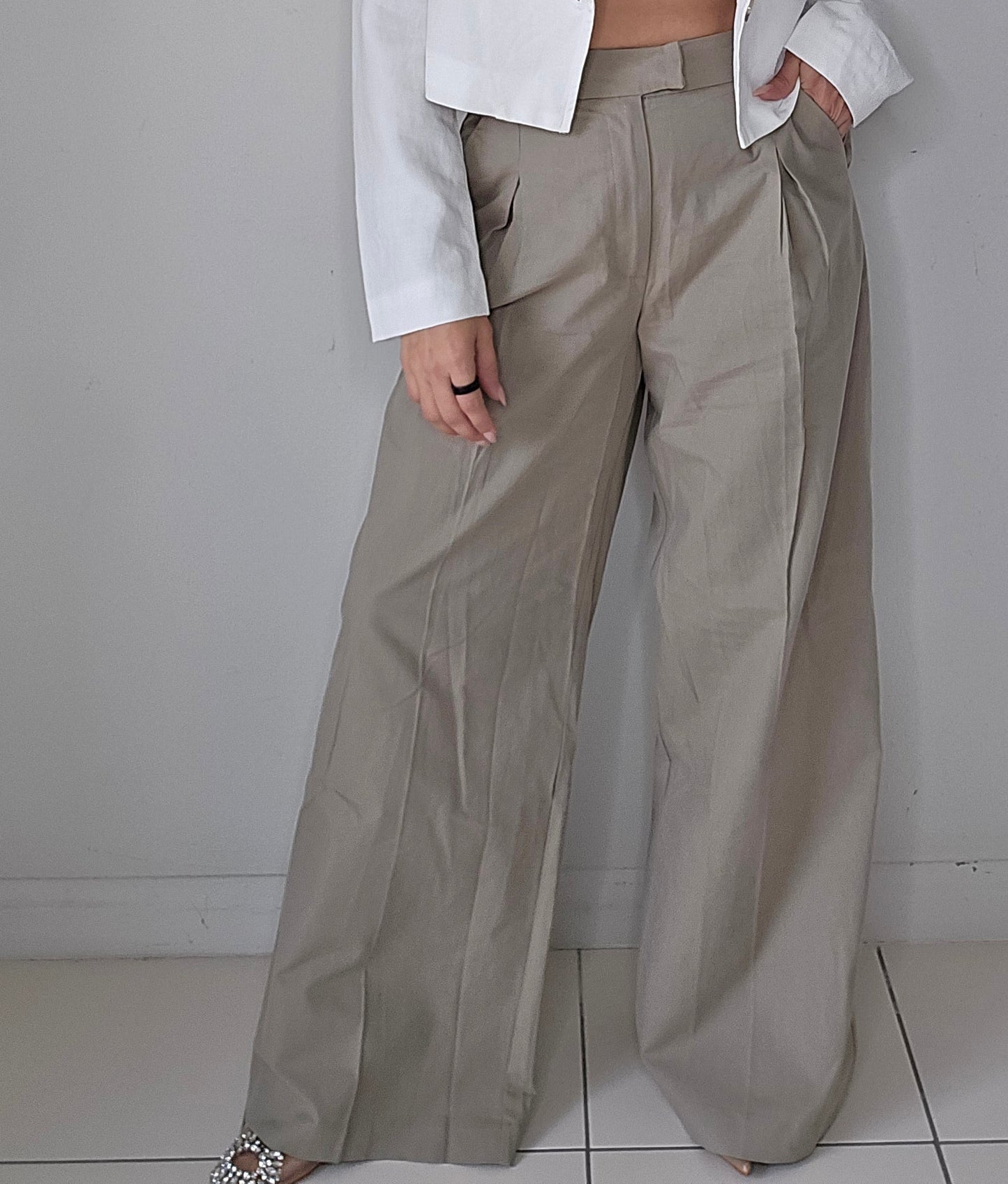 High waist pleated wide leg trousers
