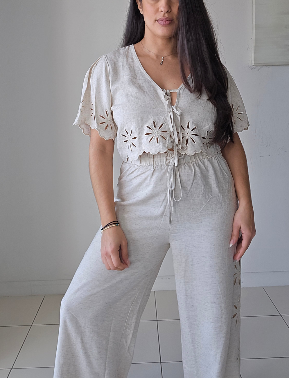 Linen cutout embroidered bow tie  top and pants set