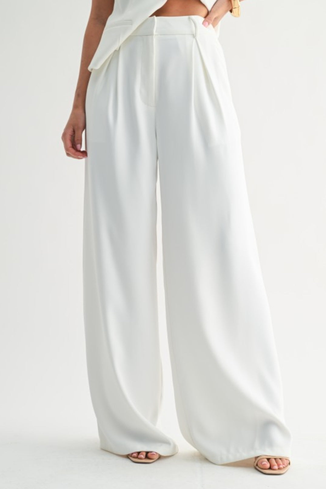 Wide leg trousers