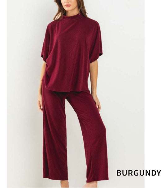Burgundy travel set